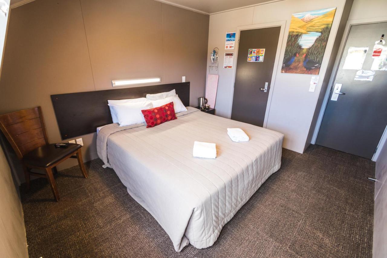 Base Wanaka Hostel Buitenkant foto