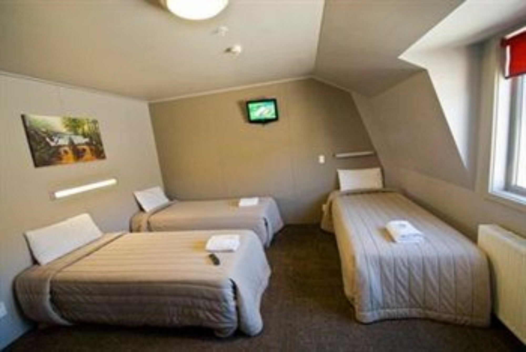 Base Wanaka Hostel Buitenkant foto
